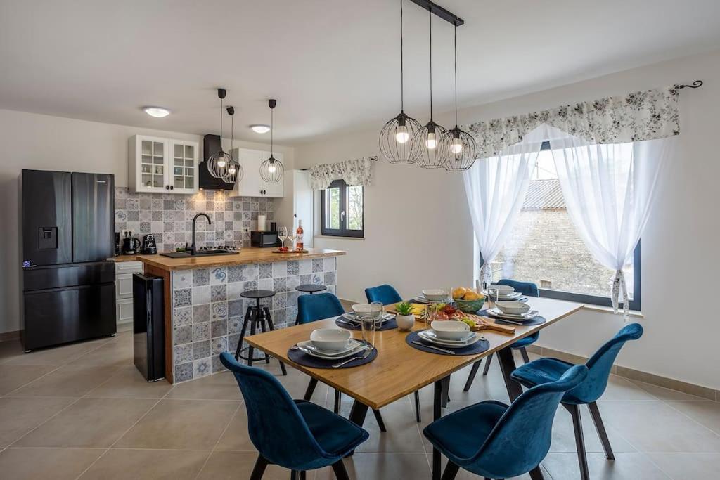 Willa House With Pool Poli Stare Nuoni Žminj Zewnętrze zdjęcie