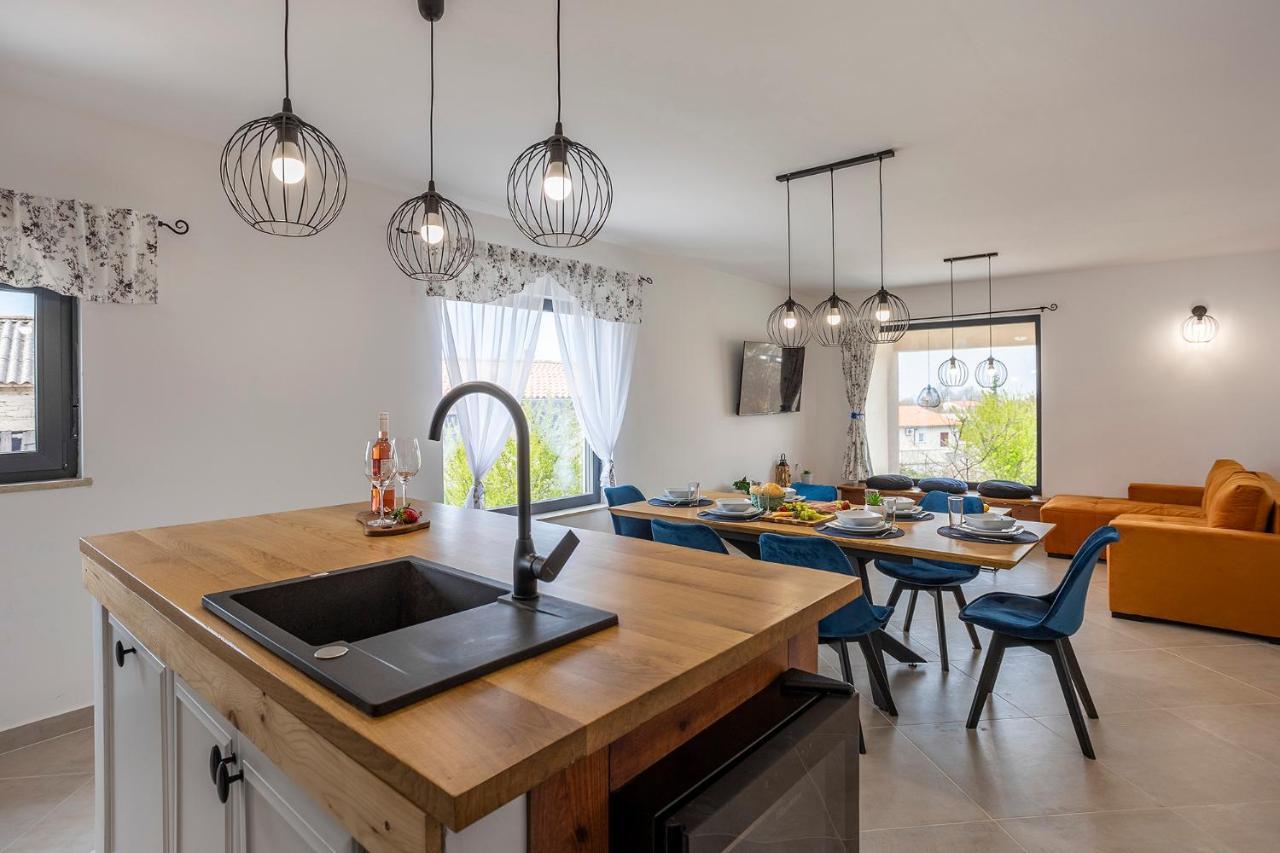 Willa House With Pool Poli Stare Nuoni Žminj Zewnętrze zdjęcie
