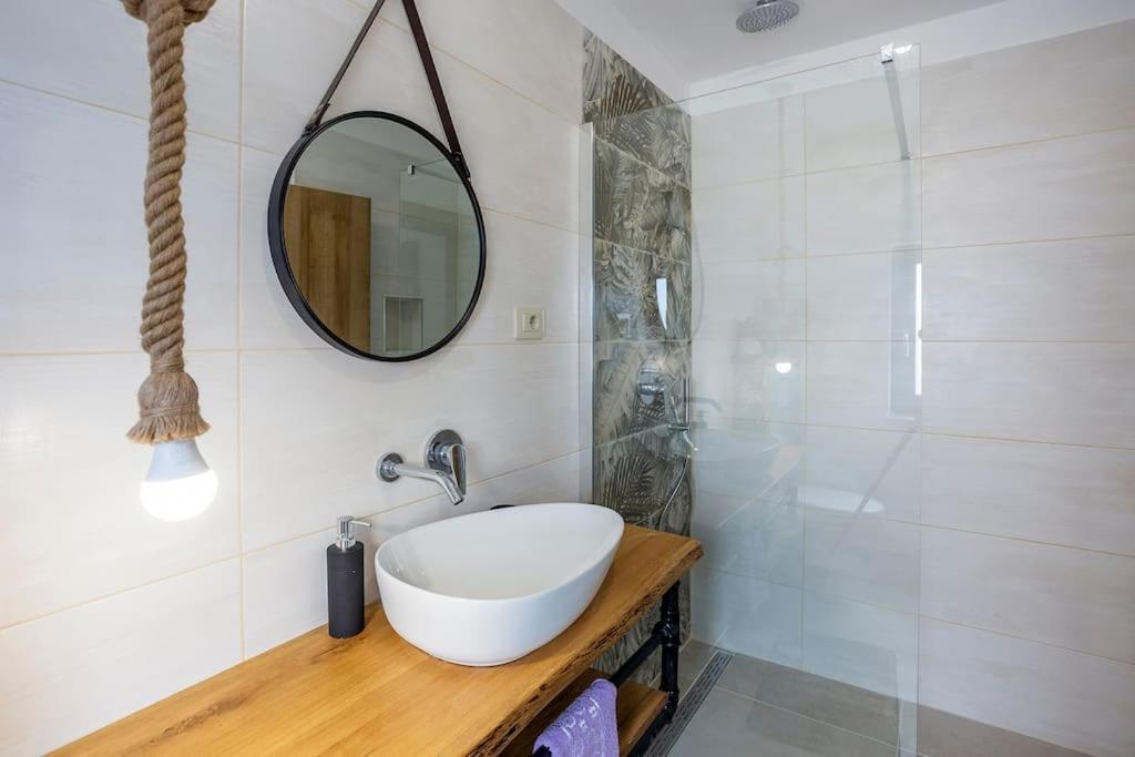 Willa House With Pool Poli Stare Nuoni Žminj Zewnętrze zdjęcie