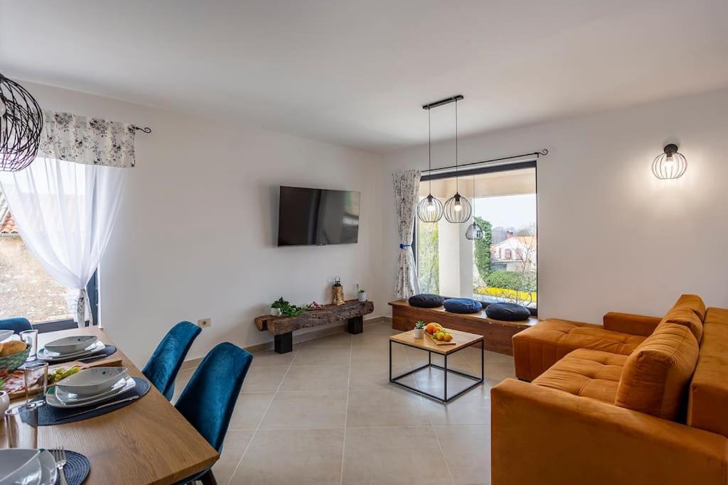 Willa House With Pool Poli Stare Nuoni Žminj Zewnętrze zdjęcie