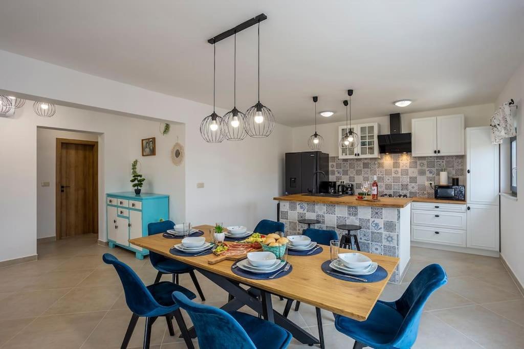 Willa House With Pool Poli Stare Nuoni Žminj Zewnętrze zdjęcie