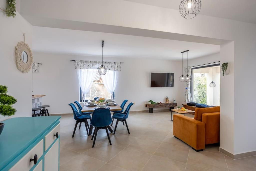 Willa House With Pool Poli Stare Nuoni Žminj Zewnętrze zdjęcie
