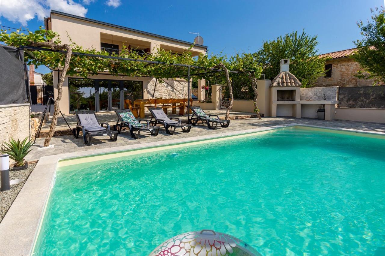 Willa House With Pool Poli Stare Nuoni Žminj Zewnętrze zdjęcie
