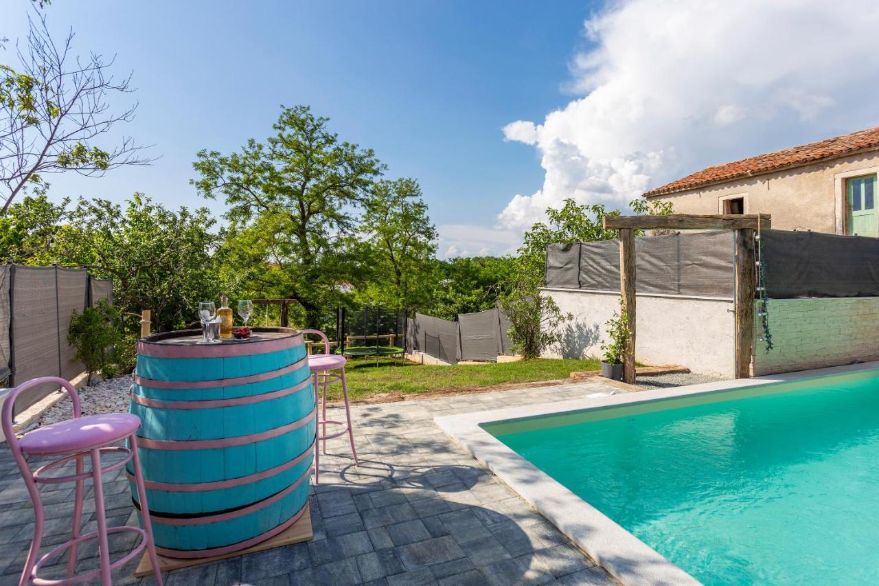 Willa House With Pool Poli Stare Nuoni Žminj Zewnętrze zdjęcie